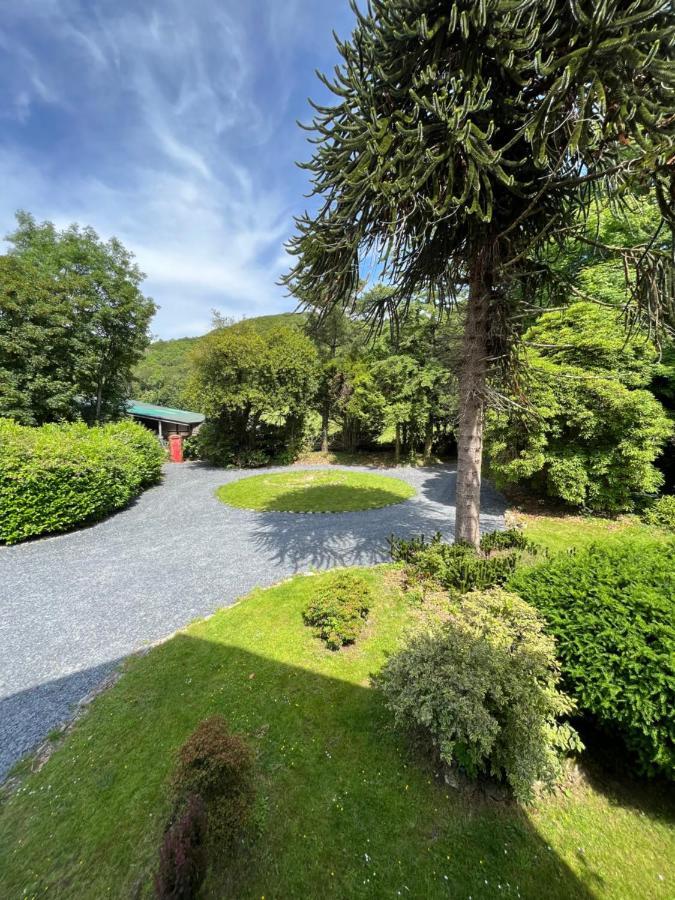 Cae Nest Hall Holiday home *