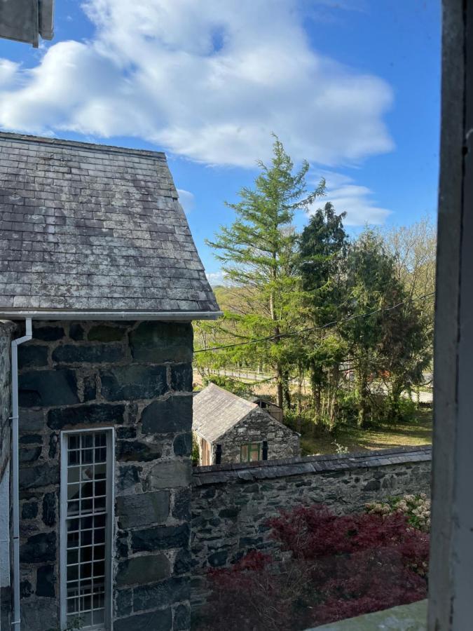 Cae Nest Hall Holiday home