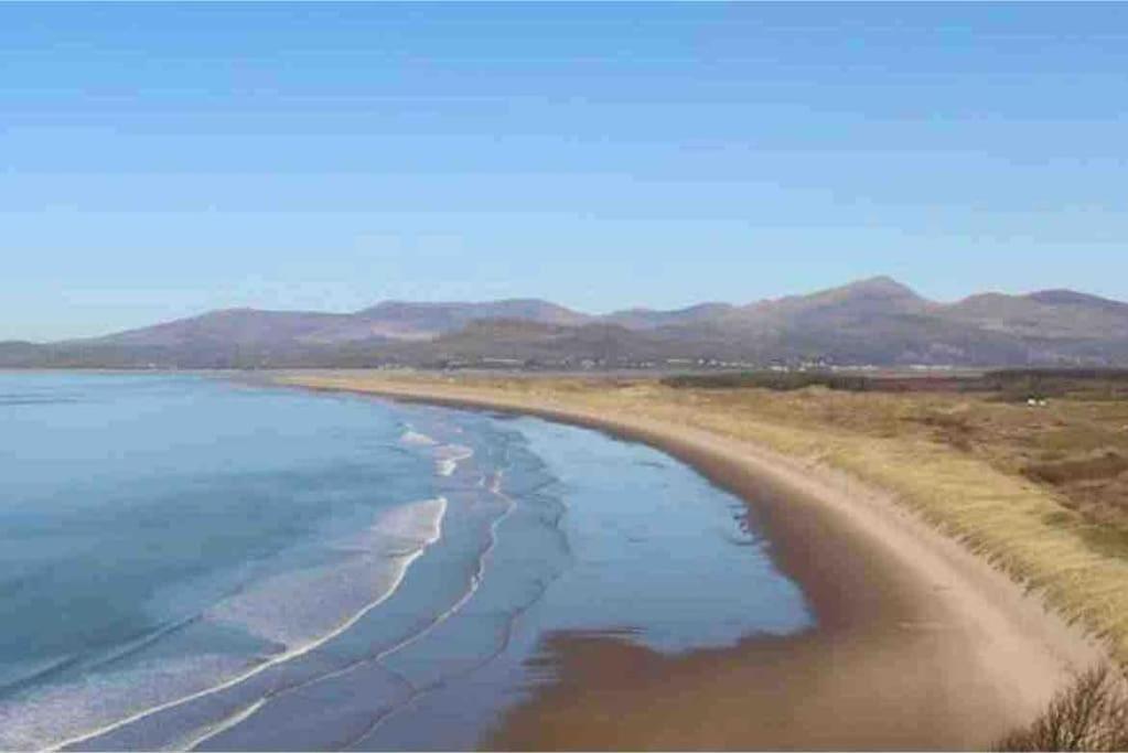 Cae Nest Hall Holiday home