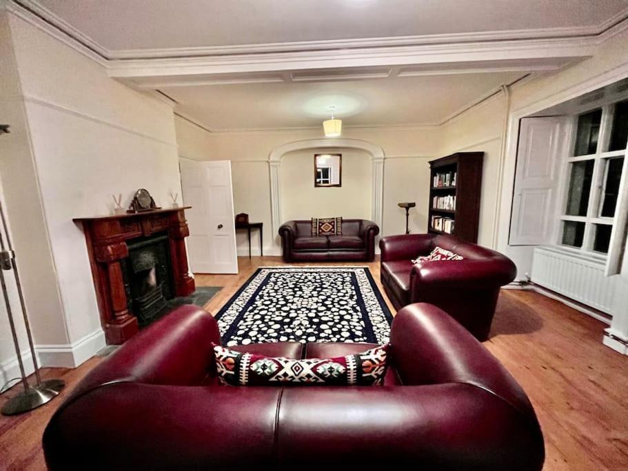 Cae Nest Hall Holiday home