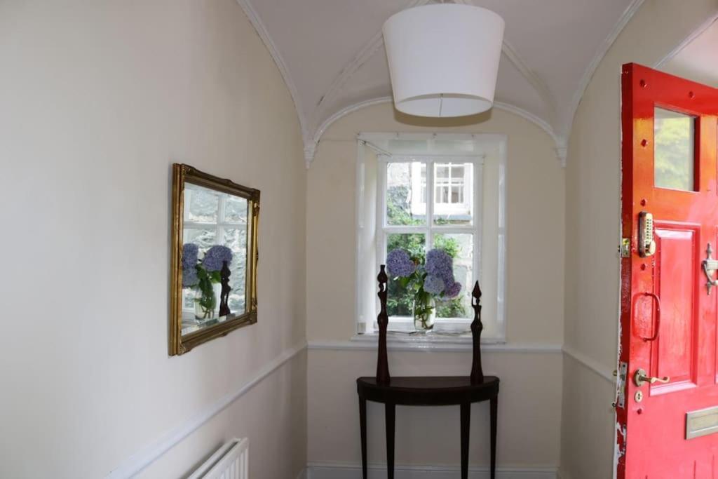 Cae Nest Hall Holiday home