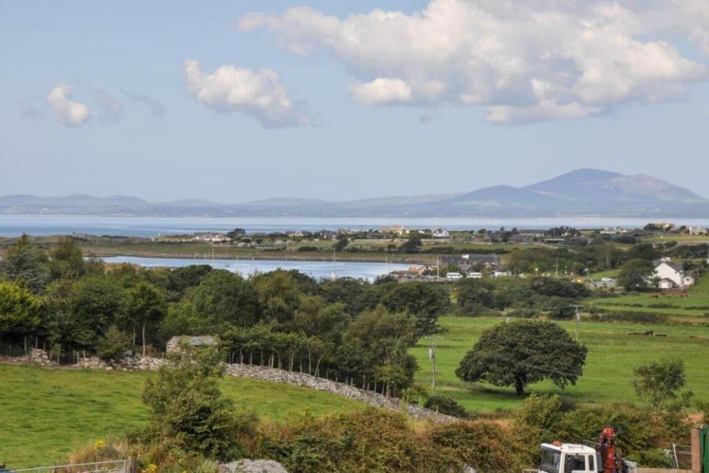 Cae Nest Hall Holiday home