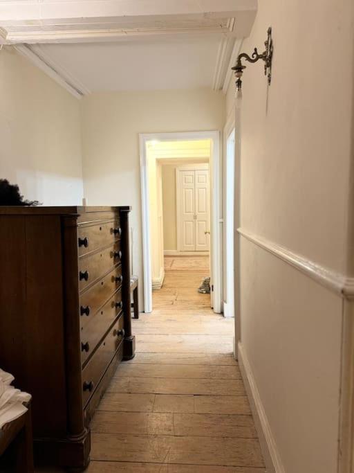 Cae Nest Hall
